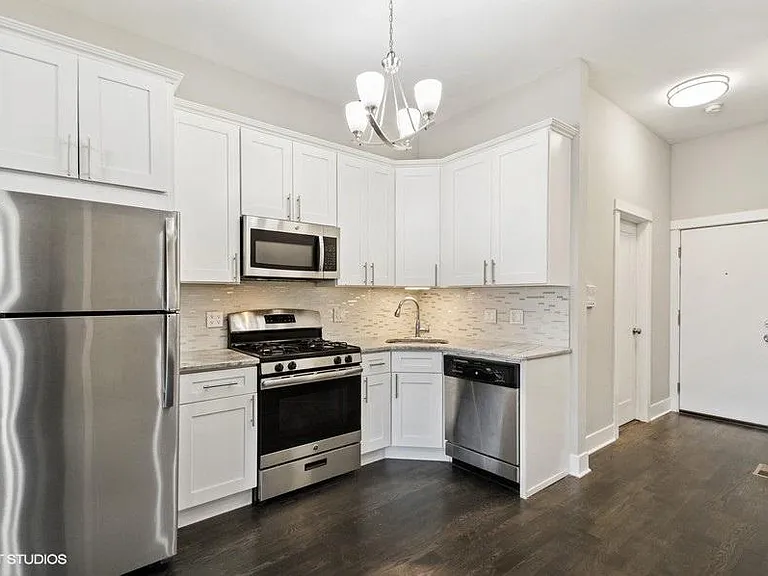 1422 W Chestnut St #1R — Photo 3