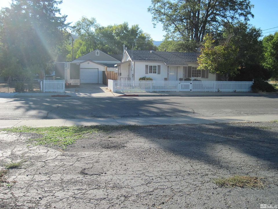 2nd image of 708 S Curry St