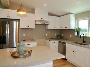 738 Center St #A, Costa Mesa, CA 92627