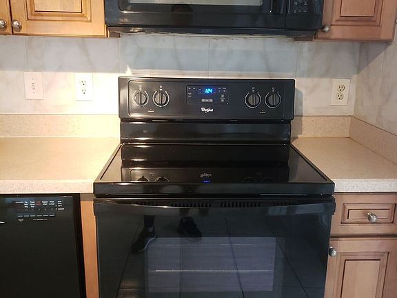 3rd image of 2436 Albaca Dr