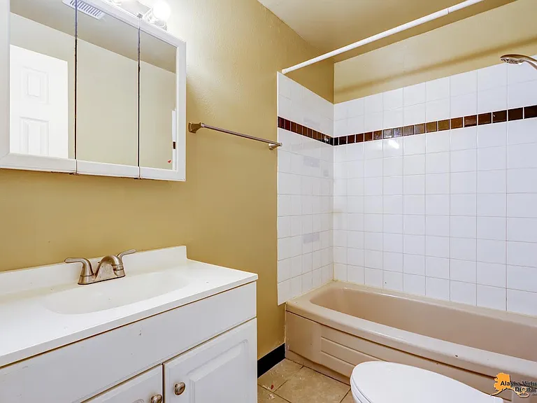1462 W 26th Ave #18 — Photo 4
