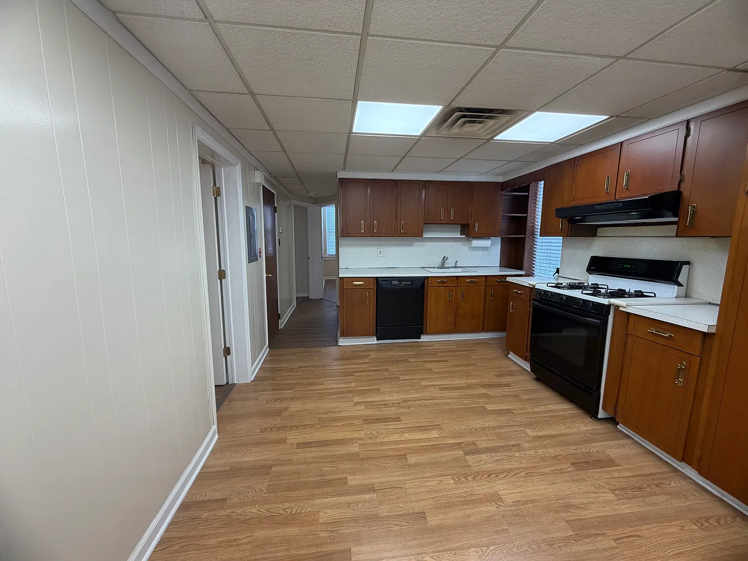 2 bed, $2,550 — Photo 2