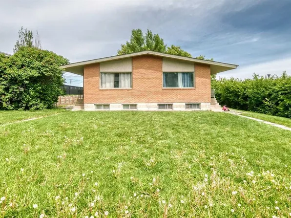 416 & 418 S 33rd Ave NE, Calgary, AB T2E 2J1