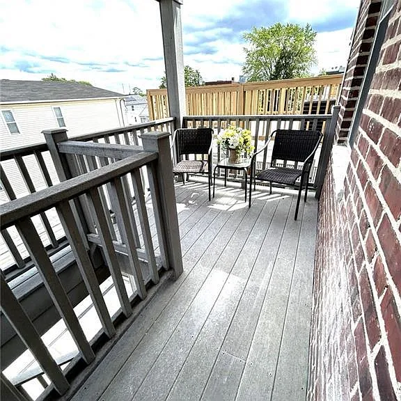 586 Jacques St — Photo 10