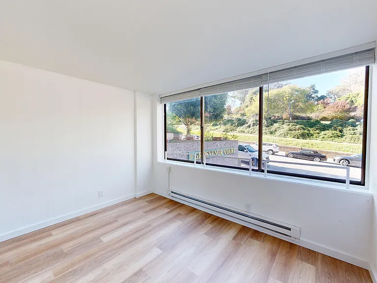2055 Sacramento Street — Photo 5