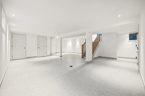 Sold by Corcoran | media 52