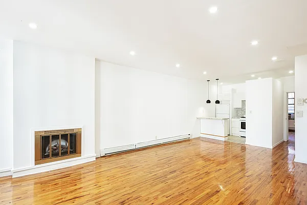 Rented by Compass | media 9