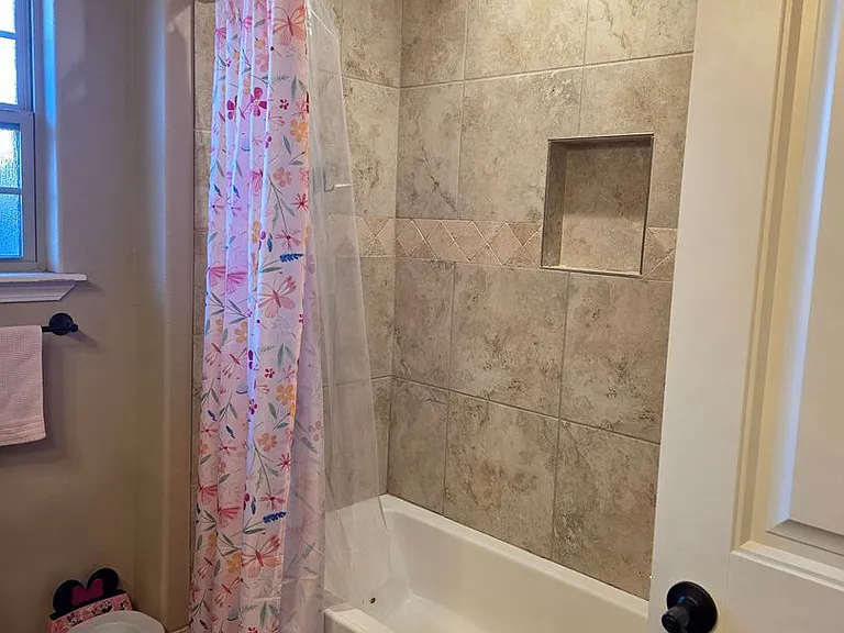 5224 Jarvis St — Photo 11