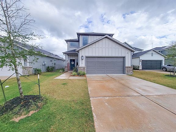 2nd image of 2719 Forest Retreat Ln