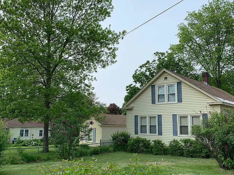 131 N Main St — Photo 6