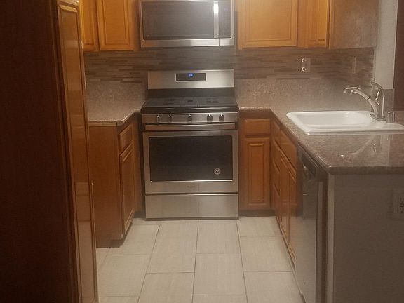 5th image of 11162 Camarillo St APT 107