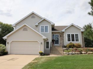 380 Kelvington Dr, Sun Prairie, WI 53590