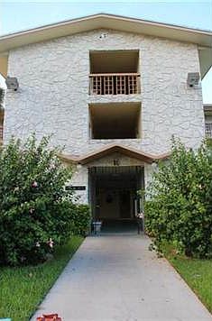 4th image of 1395 NE 167th St APT 208