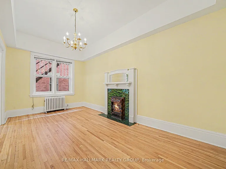 413 Elgin St #4 — Photo 4