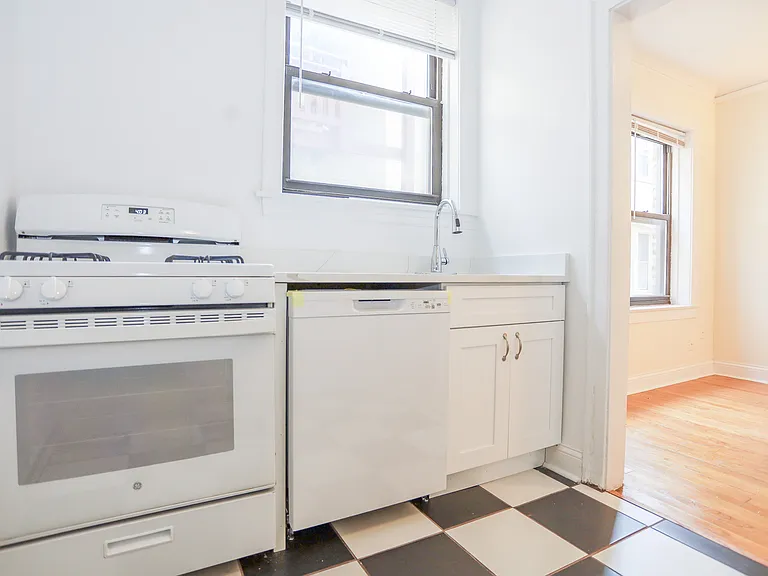 1631 W Lunt Ave #2A — Photo 2