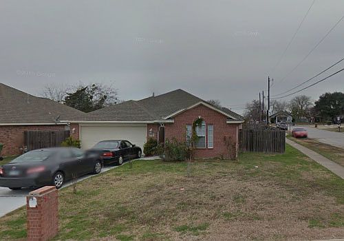 2nd image of 1420 Cedarcrest Ln