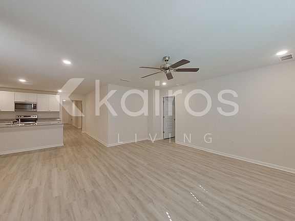 4th image of 381 Monarch Ln