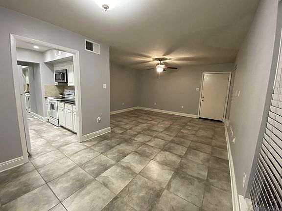 3rd image of 1755 College Dr APT 110