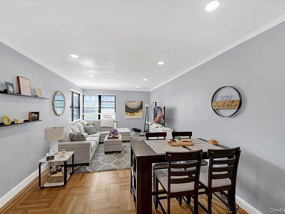 5th image of 210 Martine Avenue #5F