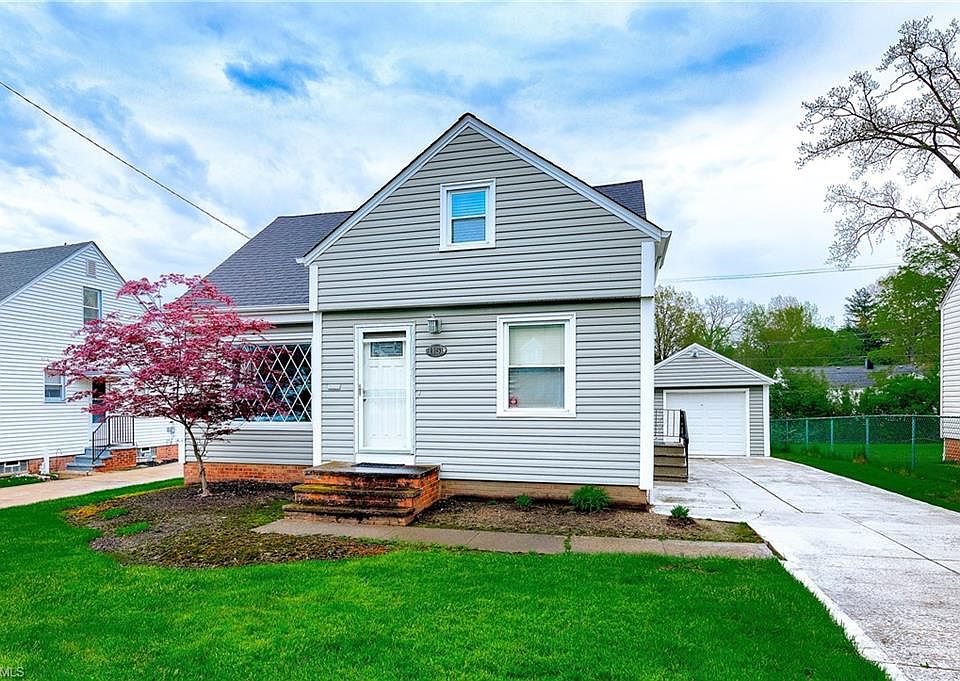 1st image of 1151 Iroquois Ave