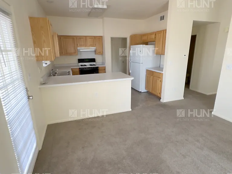 8115A W Sandia Cir SE — Photo 3