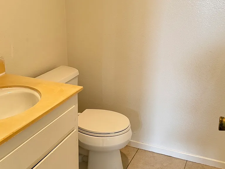 16941 Green Ln #8 — Photo 13