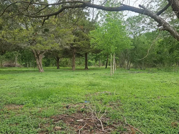 7055 Chadwick Hogan Rd, Chappell Hill, TX 77426