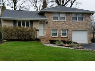 159 Greyhorse Rd, Willow Grove, PA 19090