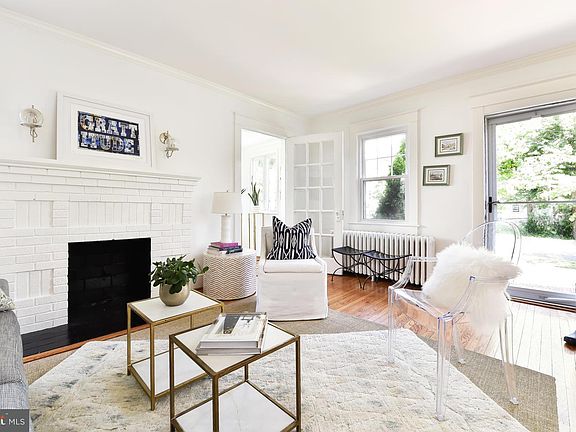 3rd image of 14 W Custis Ave