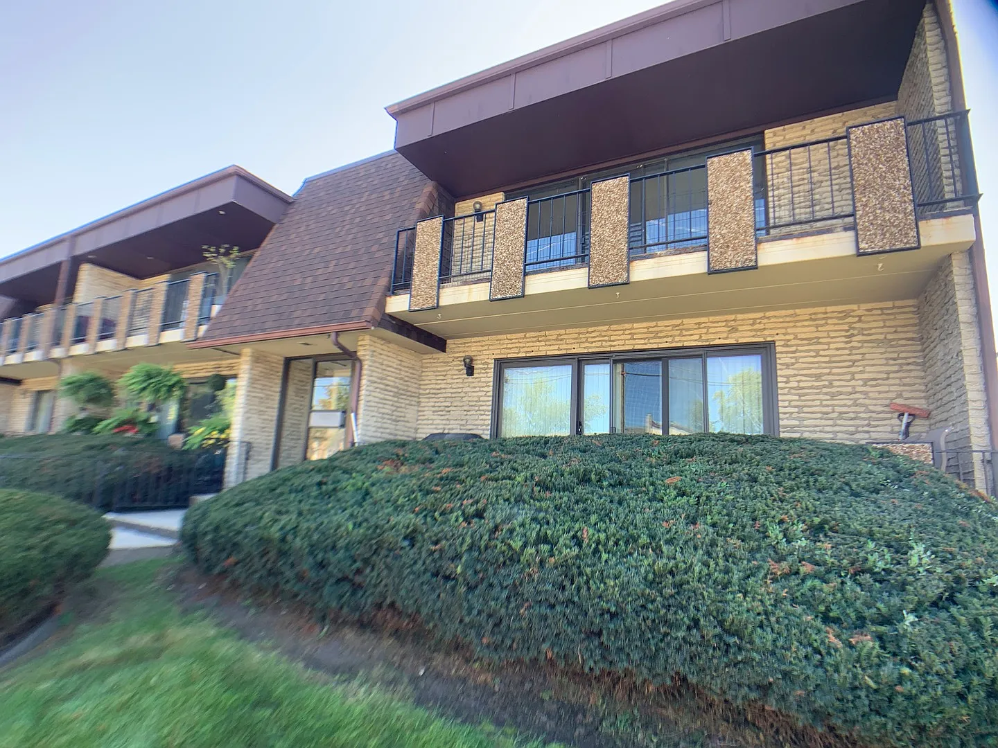 9105 S Roberts Rd APT 1B photo 1