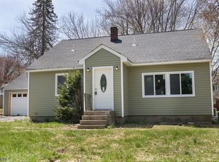 9 Larch Ave, Sussex, NJ 07461