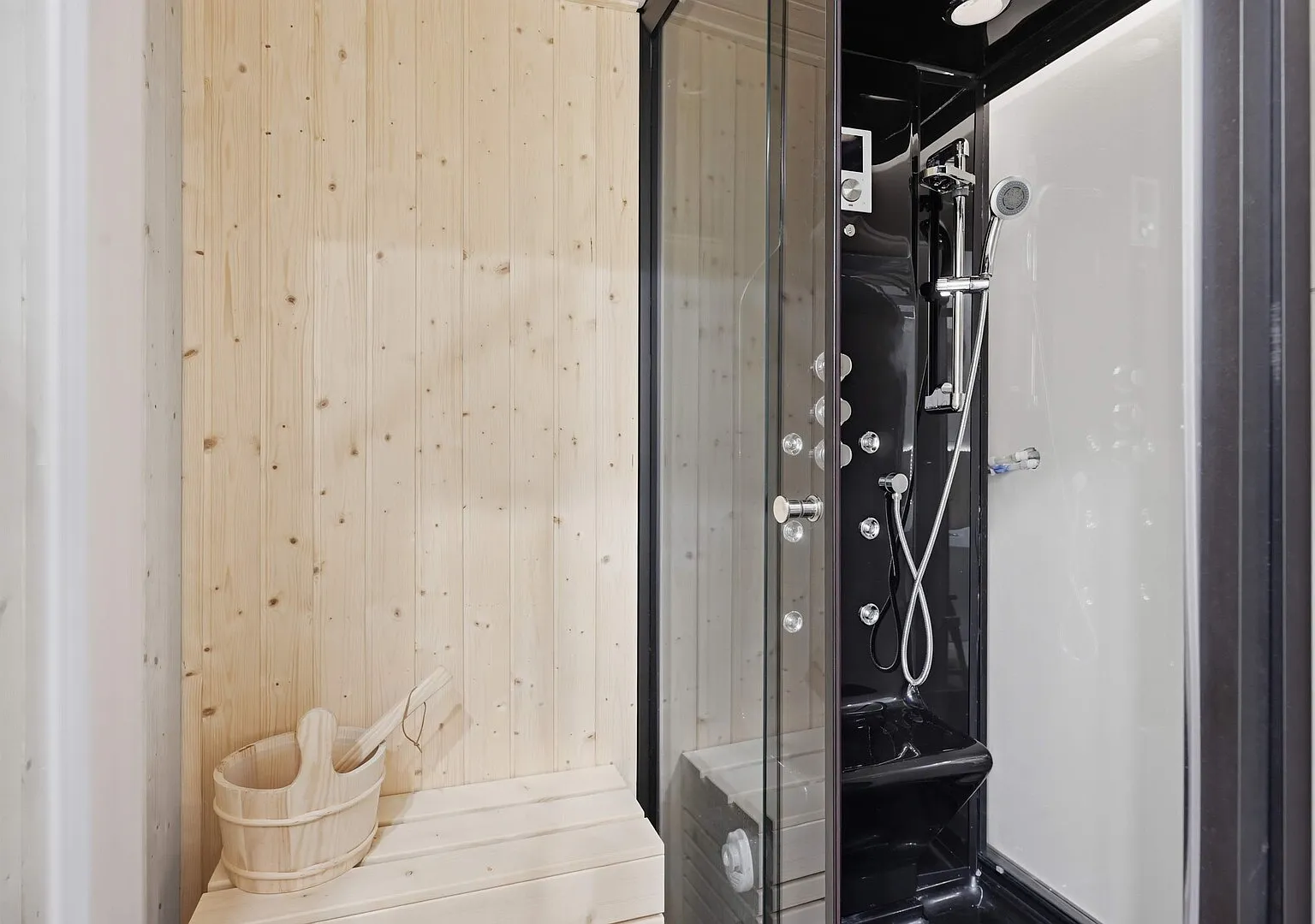 Suncadia-luxury 4bd ensuite spa retreat & on-site EV charger on — Photo 3