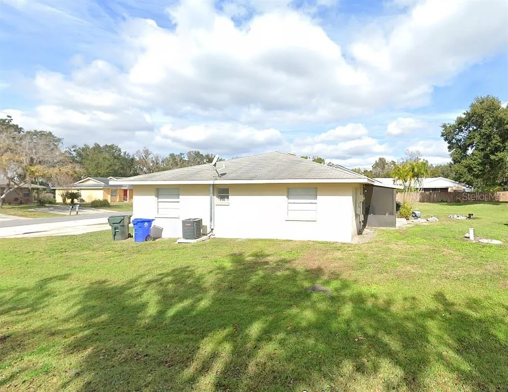 Building Photo - 719 Zella Ln