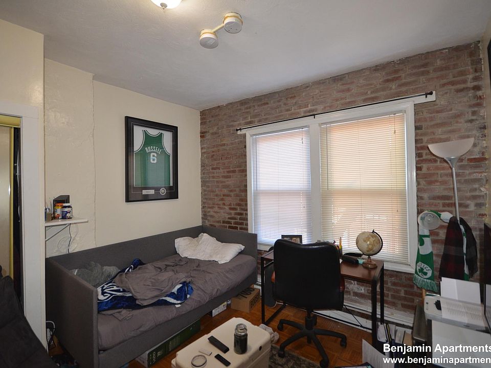 2nd image of 47 Anderson Pl #13