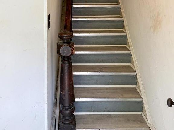 5th image of 422-422.5 RANKIN STREET