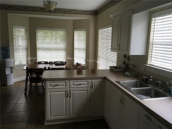 4th image of 468 Choctaw Dr