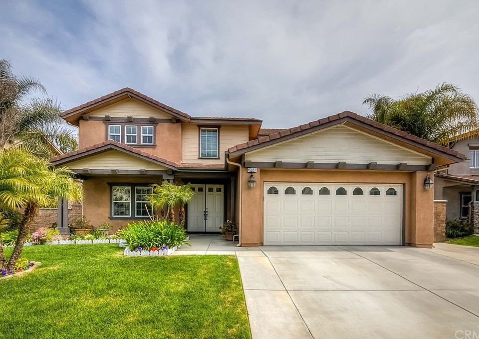 1st image of 15957 Avenal Ct