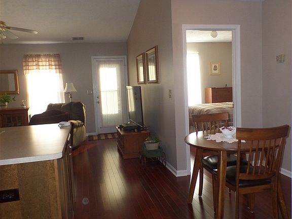 4th image of 148 Frank Ln