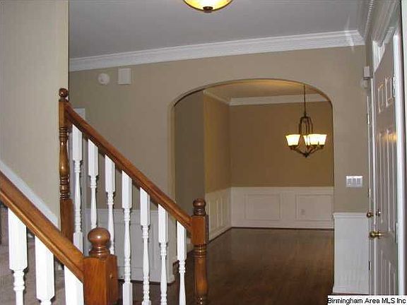 3rd image of 191 Essex Dr
