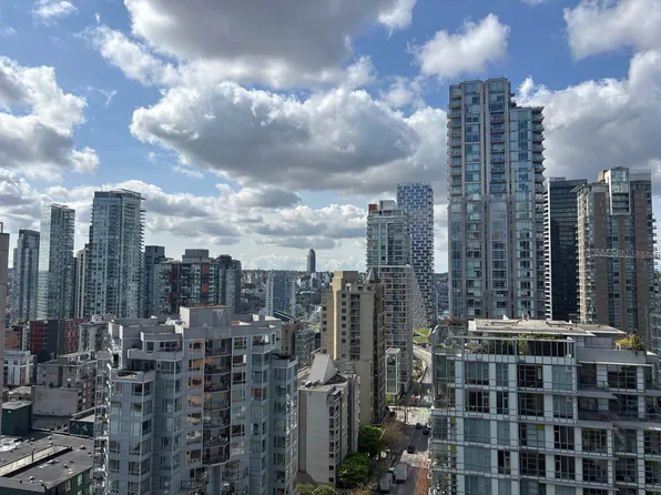 1189 Howe St #2306, Vancouver, BC V6Z 2X4