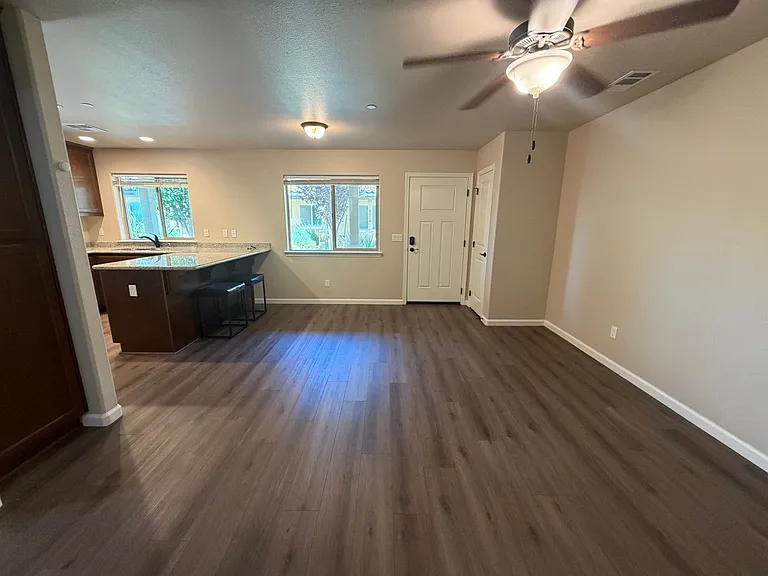 1194 Velarde Cir — Photo 28