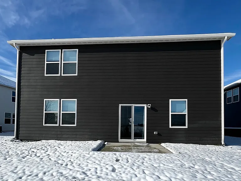 2725 Linwood Ave — Photo 17