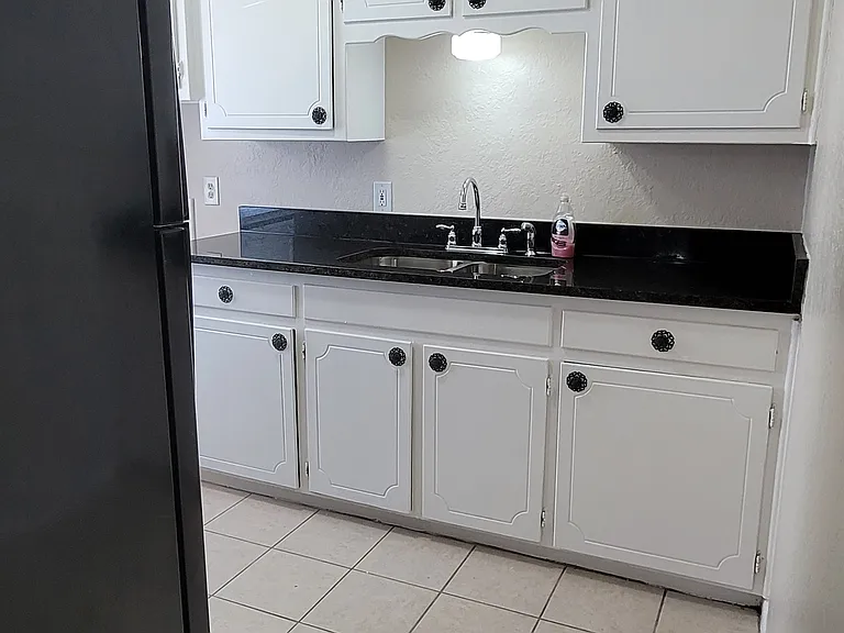 728 N Main St — Photo 5