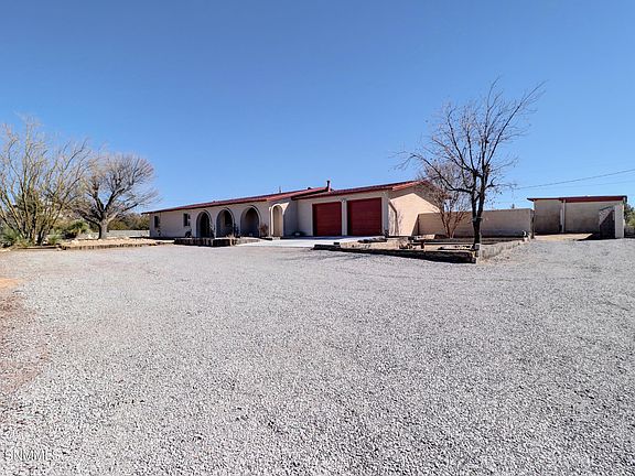 3rd image of 4020 Senna Dr