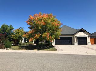4015 Silver Lace Ln, Redding, CA 96001
