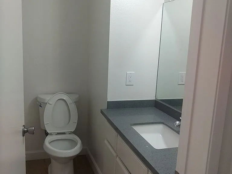15916-15918 Orchard Ave #15922 — Photo 7