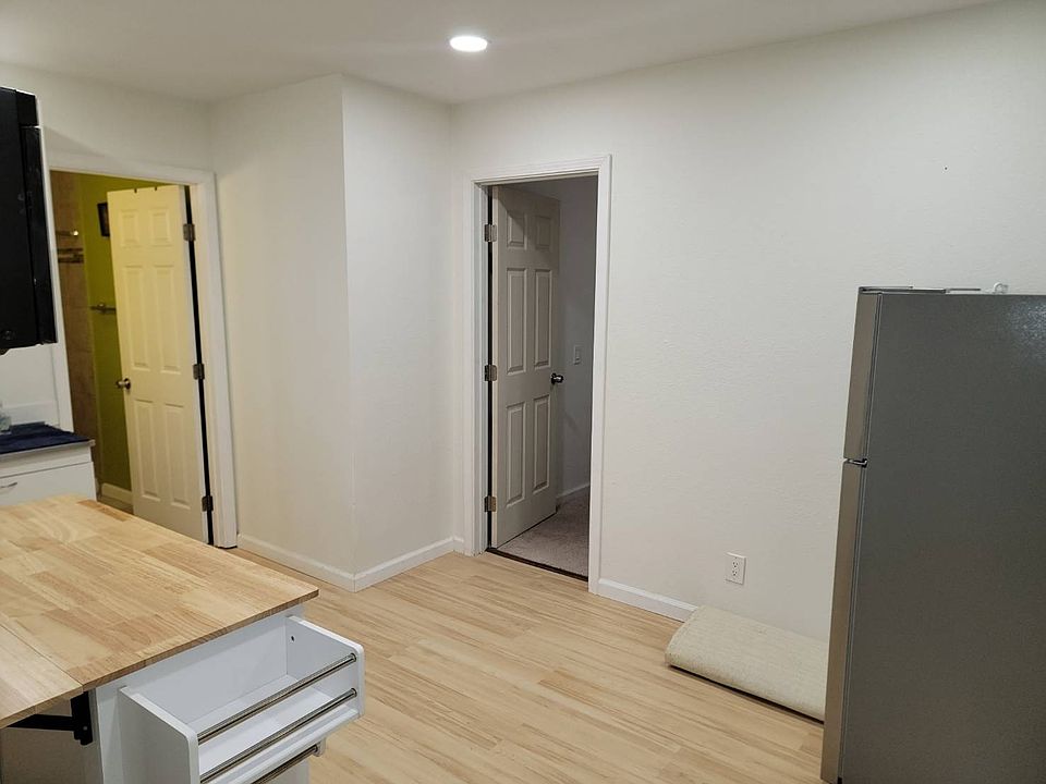 1st image of 10422 Greenford Dr