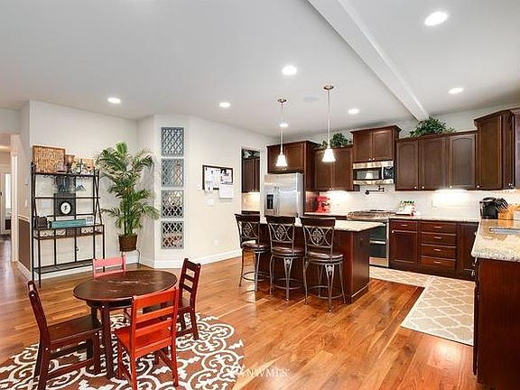 5th image of 5126 NE 8th St
