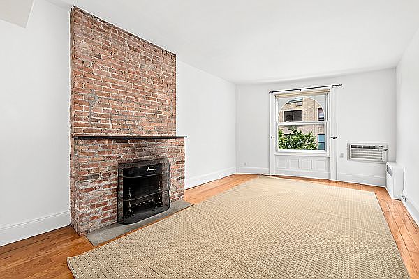 1st image of 334 W 77th St #5