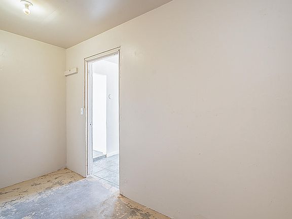 4th image of 6545 S Iberia Cir